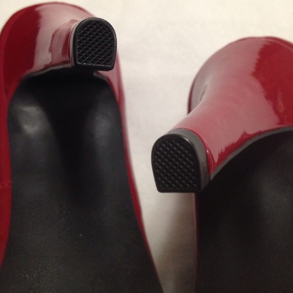 NEW Red Stiletto 4" High Heels Peep Toe Patent Shine 6.5M New Directions Bella - Picture 6 of 9
